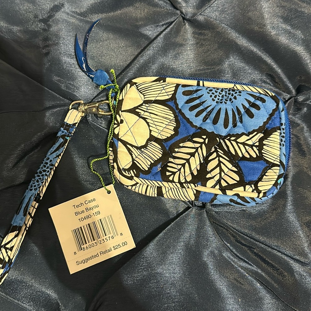 NWT Vera Bradley Blue Bayou Tech Case
